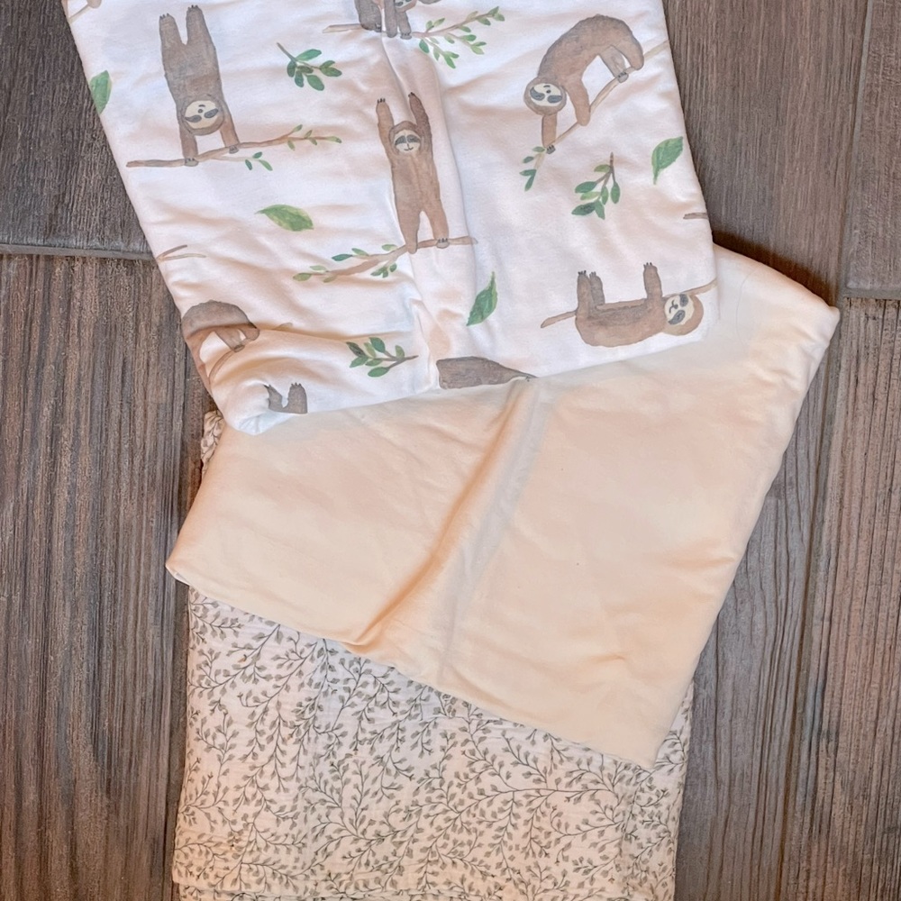 3 baby swaddles neutral